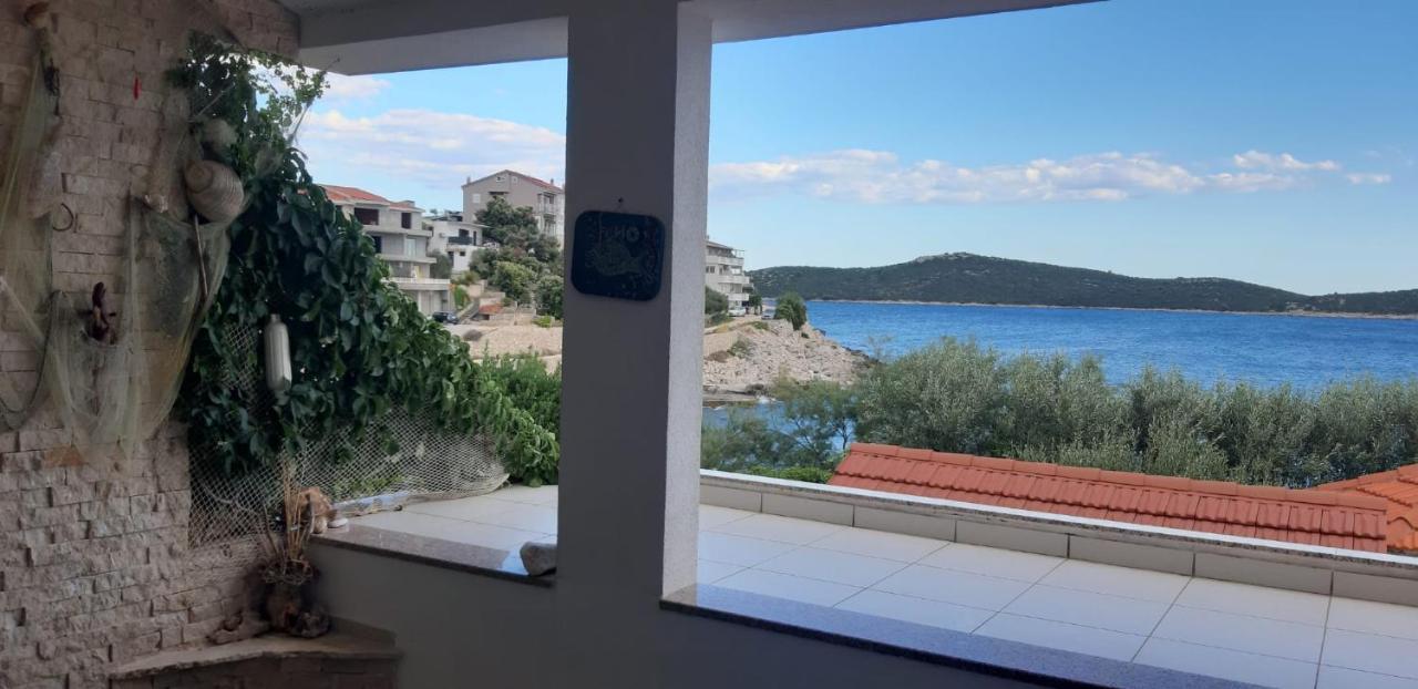 Luka Apartment *